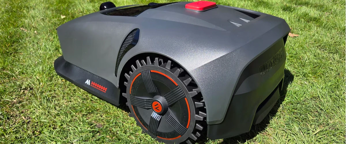 MOVA 1000 robot lawn mower: lawn care without boundary-wire warfare